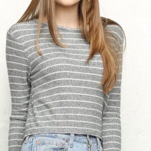 Brandy Melville cropped long sleeve